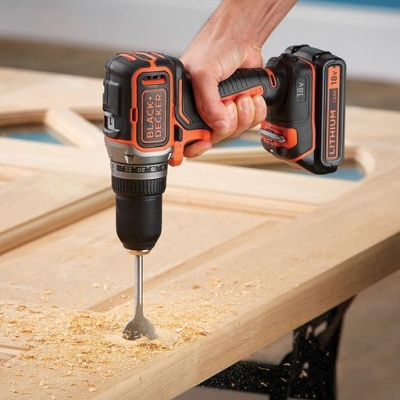 Акумулаторен винтоверт с безчетков двигател Black & Decker BL186KB, 18 V, 1.5 Ah, 52 Nm, 13 мм