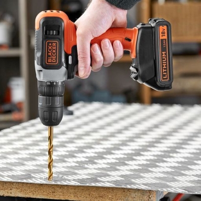 Акумулаторен винтоверт с колекторен двигател Black & Decker BCD001E2K, 18 V, 2.5 Ah, 37 Nm, 10 мм