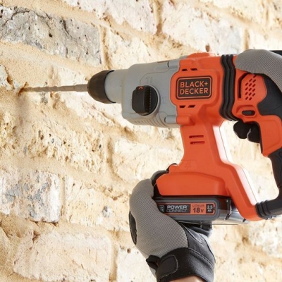 Акумулаторен перфоратор Black & Decker BCD900E2K, SDS-Plus, 18 V, 2.5 Ah, 1.2 J