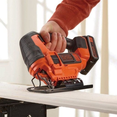 Акумулаторен прободен трион Black & Decker BDCJS18N, 18 V, 0-2500 ход/мин, 19 мм, без батерии и зарядно устройство 