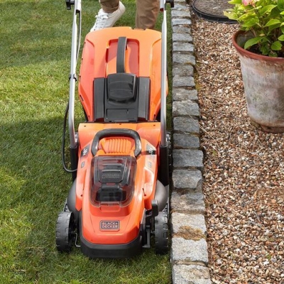 Акумулаторна косачка Black & Decker BCMW3318L2, 2x18 V, 2.5 Ah, 330 мм, 300 м2