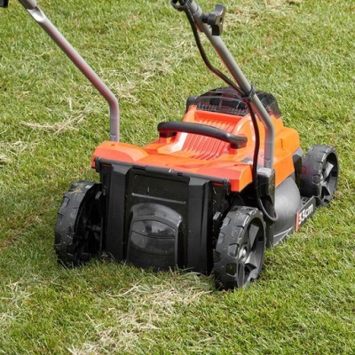 Акумулаторна косачка Black & Decker BCMW3318L2, 2x18 V, 2.5 Ah, 330 мм, 300 м2