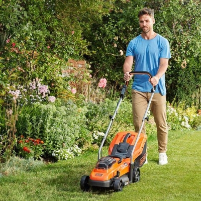 Акумулаторна косачка Black & Decker BCMW3318N, 2x18 V, 330 мм, 300 м2, без батерии и зарядно устройство