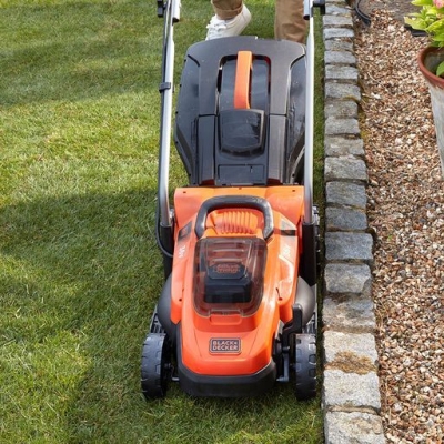 Акумулаторна косачка Black & Decker BCMW3336L1, 36 V, 2.5 Ah, 330 мм, 300 м2