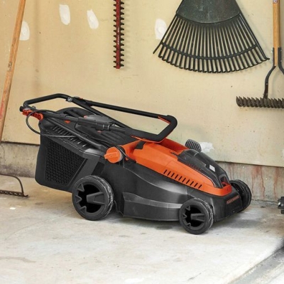 Акумулаторна косачка Black & Decker CLM3820L1, 36 V, 2 Ah, 380 мм, 250 м2, без батерии и зарядно устройство