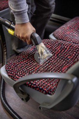 Електрически екстрактор за почистване на килими Karcher Puzzi 8/1 C, 1200 W, 71 л/с
