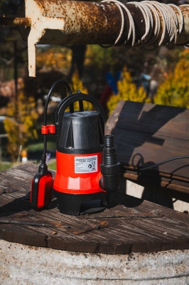 Електрическа потопяема помпа за мръсна вода Raider RD-WP47, 400 W, 1", 125 л/мин, 5 м (070155)
