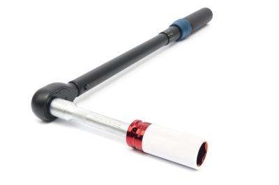 Динамометричен ключ HBM H134500, 1/2", 40-210 Nm, с 3 вложки и удължител