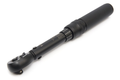 Комплект динамометричен ключ с вложки и удължител HBM H134529, 1/4", 2-20 Nm, 32 бр.