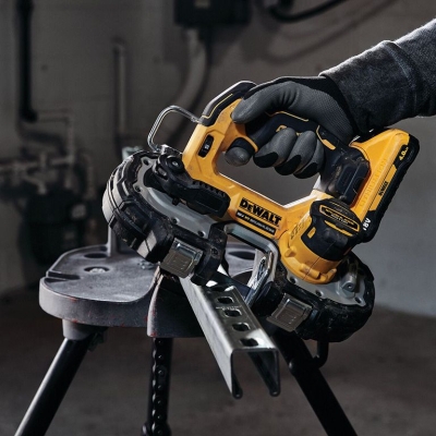 Акумулаторен лентов трион DeWALT DCS377NT, 18 V, без батерии и зарядно устройство