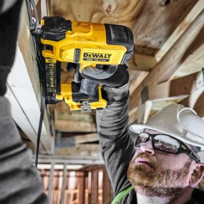 Акумулаторен такер за скоби DeWALT DCN701N, 18 V, 25 мм, без батерии и зарядно устройство