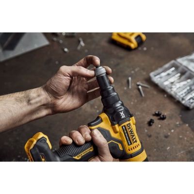 Акумулаторна нитачка за поп-нитове DeWALT DCF403E1GT, 18 V, 1.7 Ah, 10 kN, 2.4-4.8 мм
