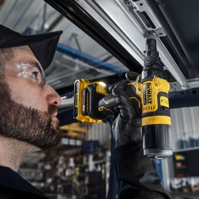 Акумулаторна нитачка за поп-нитове DeWALT DCF403D2GT, 18 V, 1.7 Ah, 10 kN, 2.4-4.8 мм