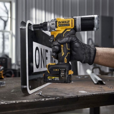 Акумулаторна нитачка за поп-нитове DeWALT DCF414E2GT, 18 V, 2 Ah, 20 kN, 4.8-6.4 мм