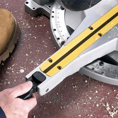 Електрически настолен циркуляр DeWALT DW712N, 1600 W, ф 216 мм, 5400 об/мин