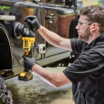 Акумулаторна полирмашина DeWALT DCM848N, 18 V, 125 мм, 2000-5500 об/мин, без батерии и зарядно устройство