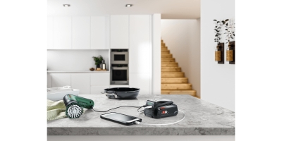 USB зарядно Bosch UniversalUSB 18V-45, 18 V, USB-C, USB-A, без батерия (1600A02WS1)