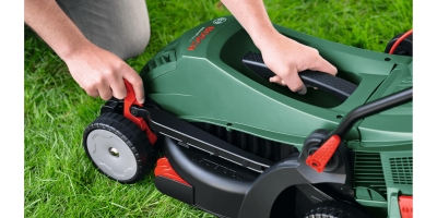 Електрическа косачка Bosch UniversalRotak 37-555, 1400 W, 37 см, 40 л (06008A6501)