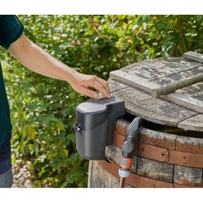 Акумулаторна помпа за вода Gardena Rainwater Tank 2000/2 18V-P4A, 18 V, 2 Ah, 20 м, 2000 л/ч (14602-20)