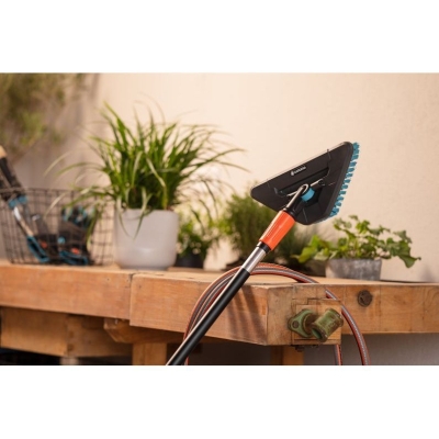 Четка за миене Gardena Cleansystem Handle Brush, 28 см (18814-20)