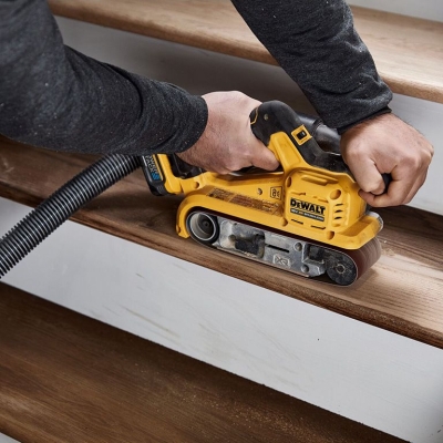 Акумулаторен лентов шлайф DeWALT DCW220NT, 18 V, 198-320 м/мин, 533x75 мм, без батерии и зарядно устройство