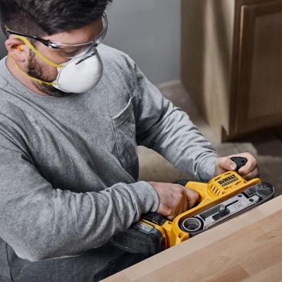 Акумулаторен лентов шлайф DeWALT DCW220NT, 18 V, 198-320 м/мин, 533x75 мм, без батерии и зарядно устройство