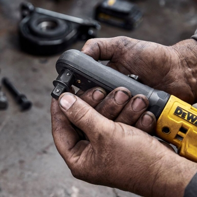 Акумулаторна тресчотка DeWALT DCF510N, 18 V, 102 Nm, квадрат, 3/8" и 1/2", без батерии и зарядно устройство