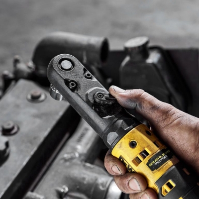 Акумулаторна тресчотка DeWALT DCF510N, 18 V, 102 Nm, квадрат, 3/8" и 1/2", без батерии и зарядно устройство