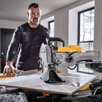 Електрически циркуляр за рязане на строителни материали DeWALT D36000, 1600 W, ф 250 мм, 940 мм