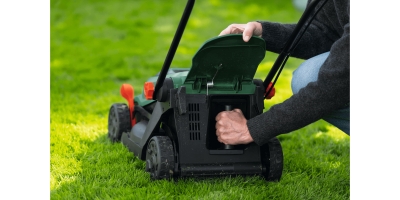 Акумулаторна косачка за трева Bosch Rotak 18V-32, 18 V, 4 Ah, 32 см, 150 м2, 35 л (06008B9P00)