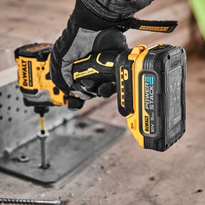 Комплект акумулаторни инструменти DeWALT DCK2052H2T, DCD999, DCF850, 18 V, 5 Ah